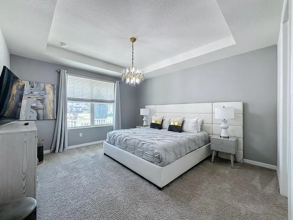 Willa Luxury 6 Bed With Pool In Solara
