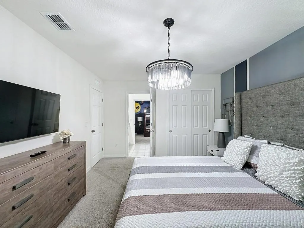 Willa Luxury 6 Bed With Pool In Solara *