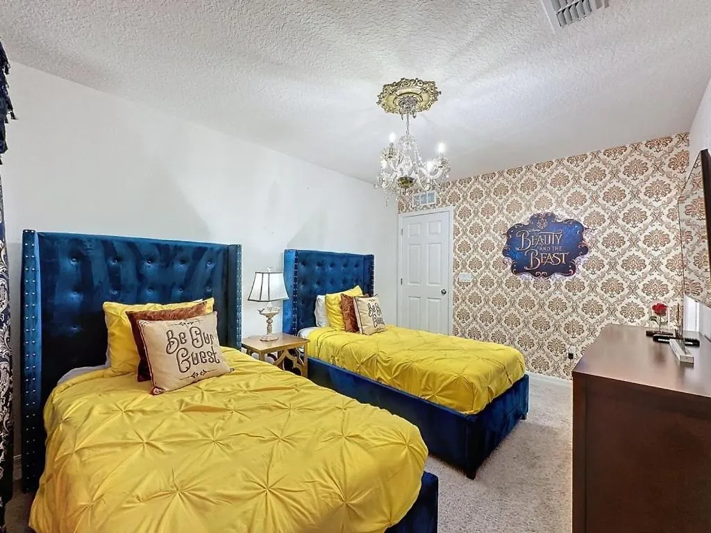 Luxury 6 Bed With Pool In Solara Willa *
