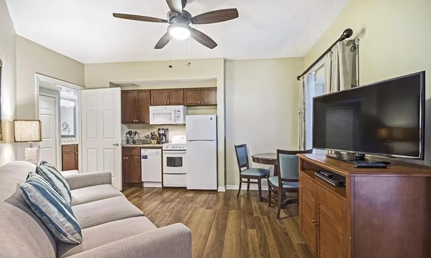 Vakantiehuis Beautiful Of Cypress Palms 1bd Near Lakefornt Park