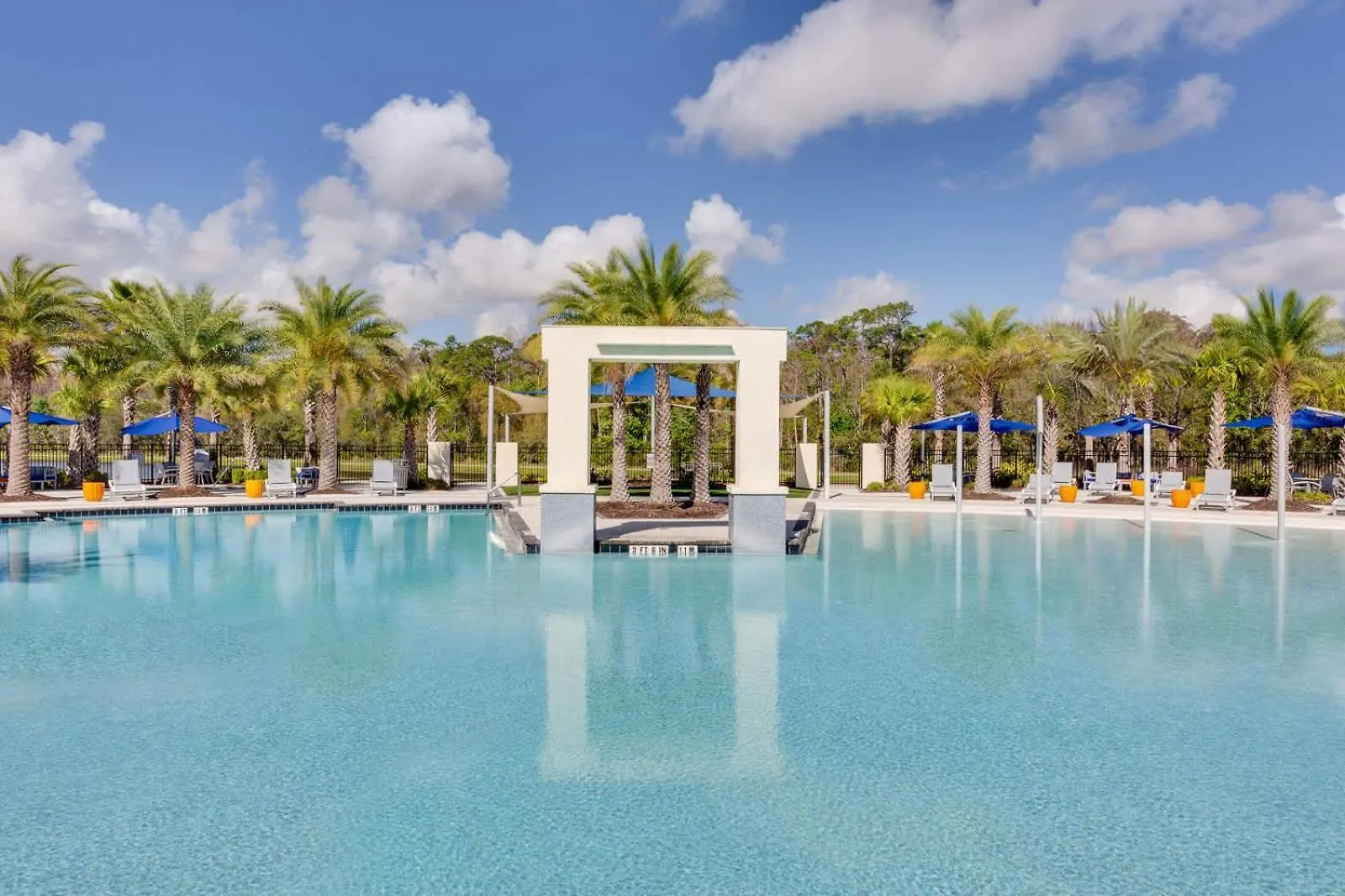 10br Luxury Near W Pool & Games