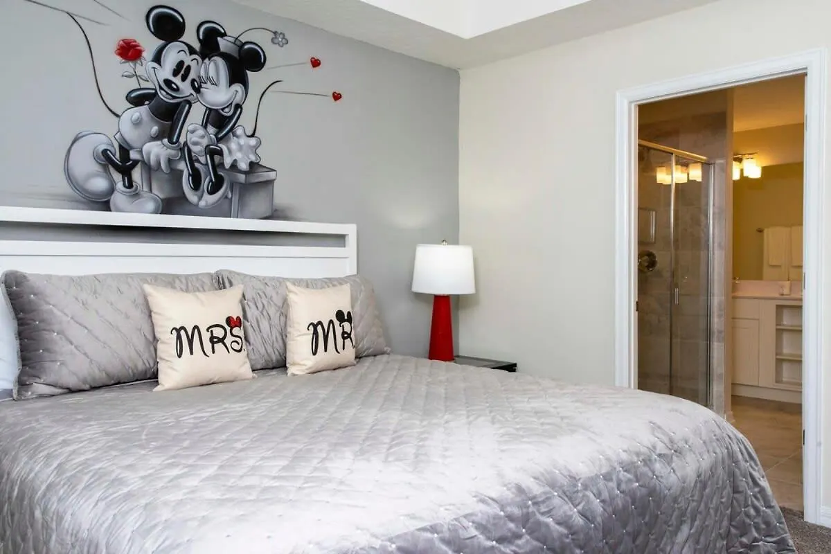 Luxurious 2 Bd Close To @ Storey 204p Nyaraló