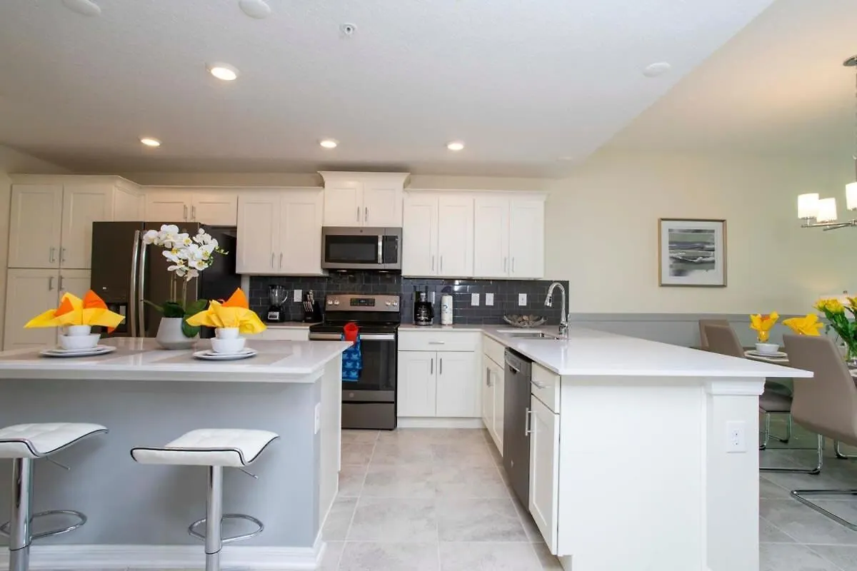 Luxurious 2 Bd Close To @ Storey 204p Nyaraló Kissimmee