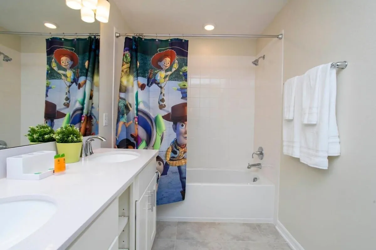 Nyaraló Luxurious 2 Bd Close To @ Storey 204p