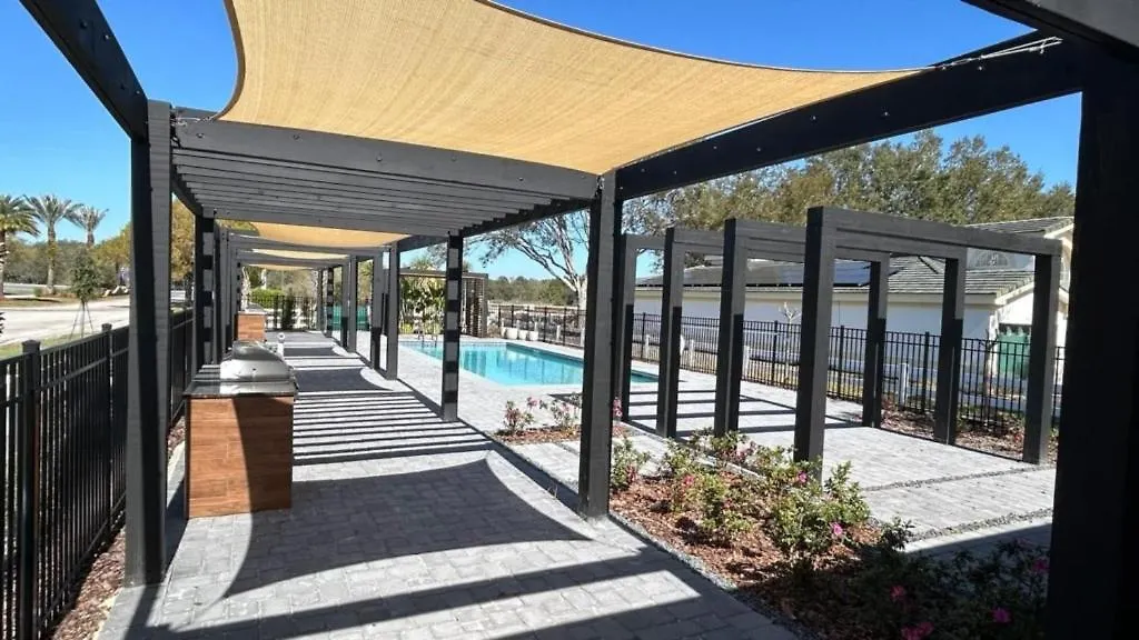 3 Bedrooms- 3 Bathrooms- The Hub 3248 Tt