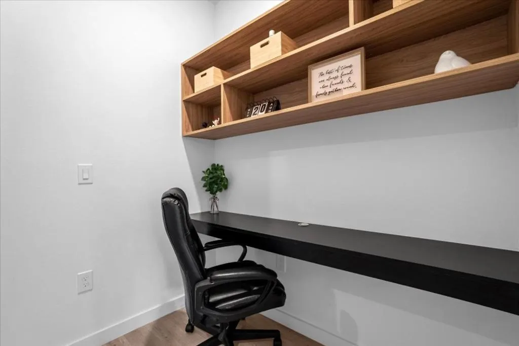 3 Bedrooms- 3 Bathrooms- The Hub 3248 Tt