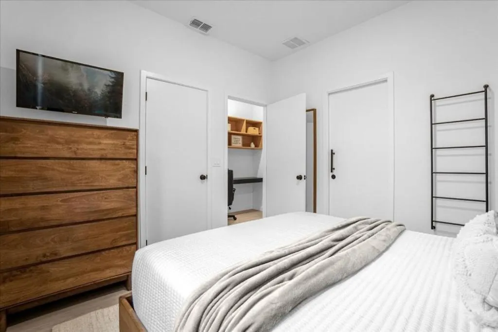 3 Bedrooms- 3 Bathrooms- The Hub 3248 Tt Holiday home *