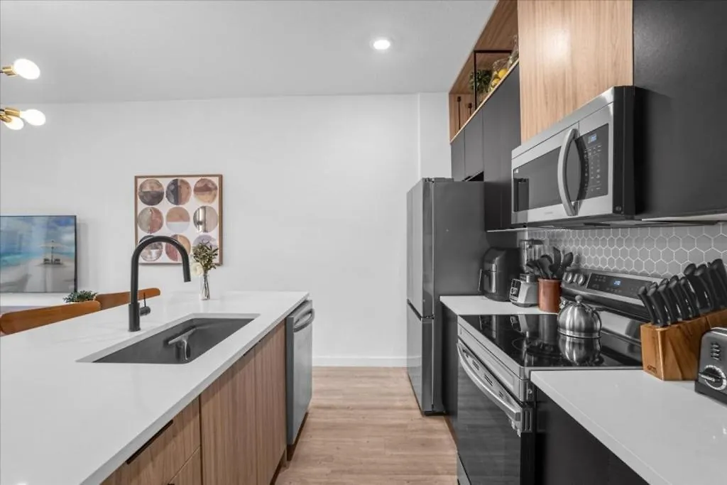 3 Bedrooms- 3 Bathrooms- The Hub 3248 Tt * Kissimmee
