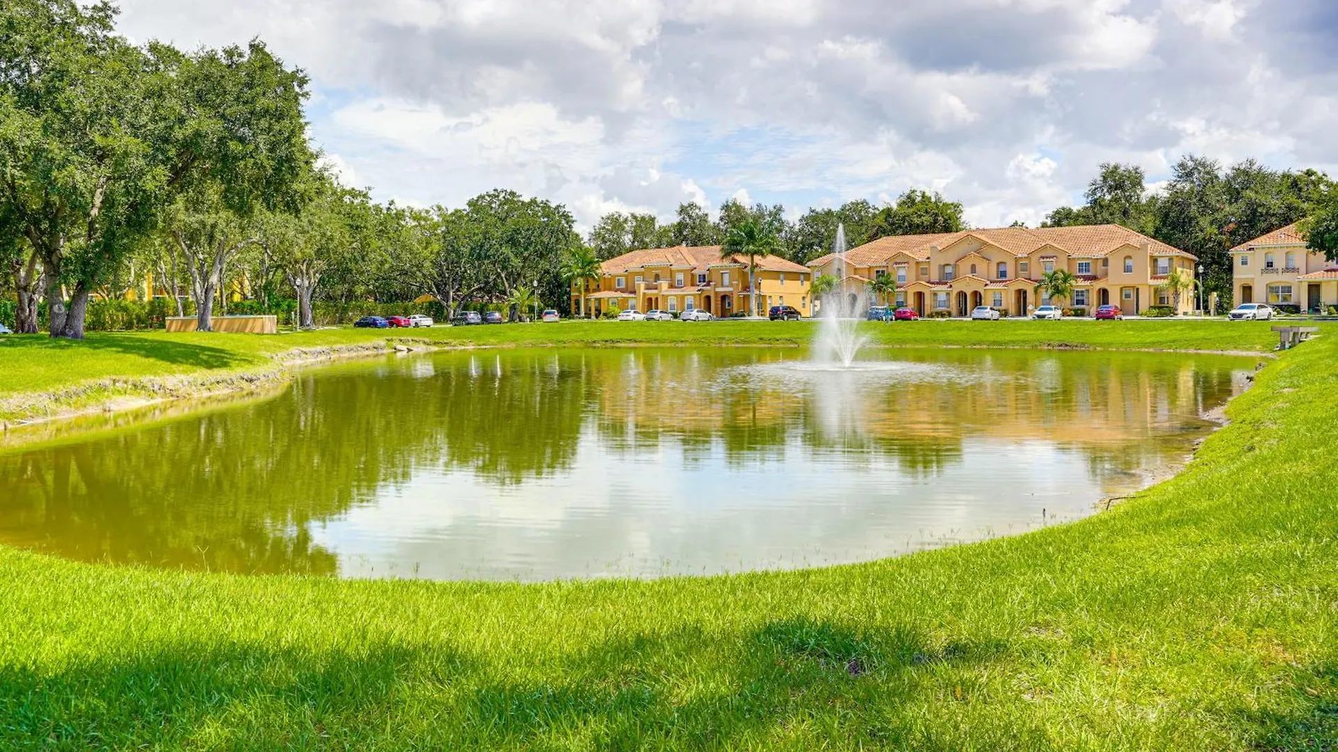 Townhome 4 Mi To World! Dom wakacyjny Kissimmee