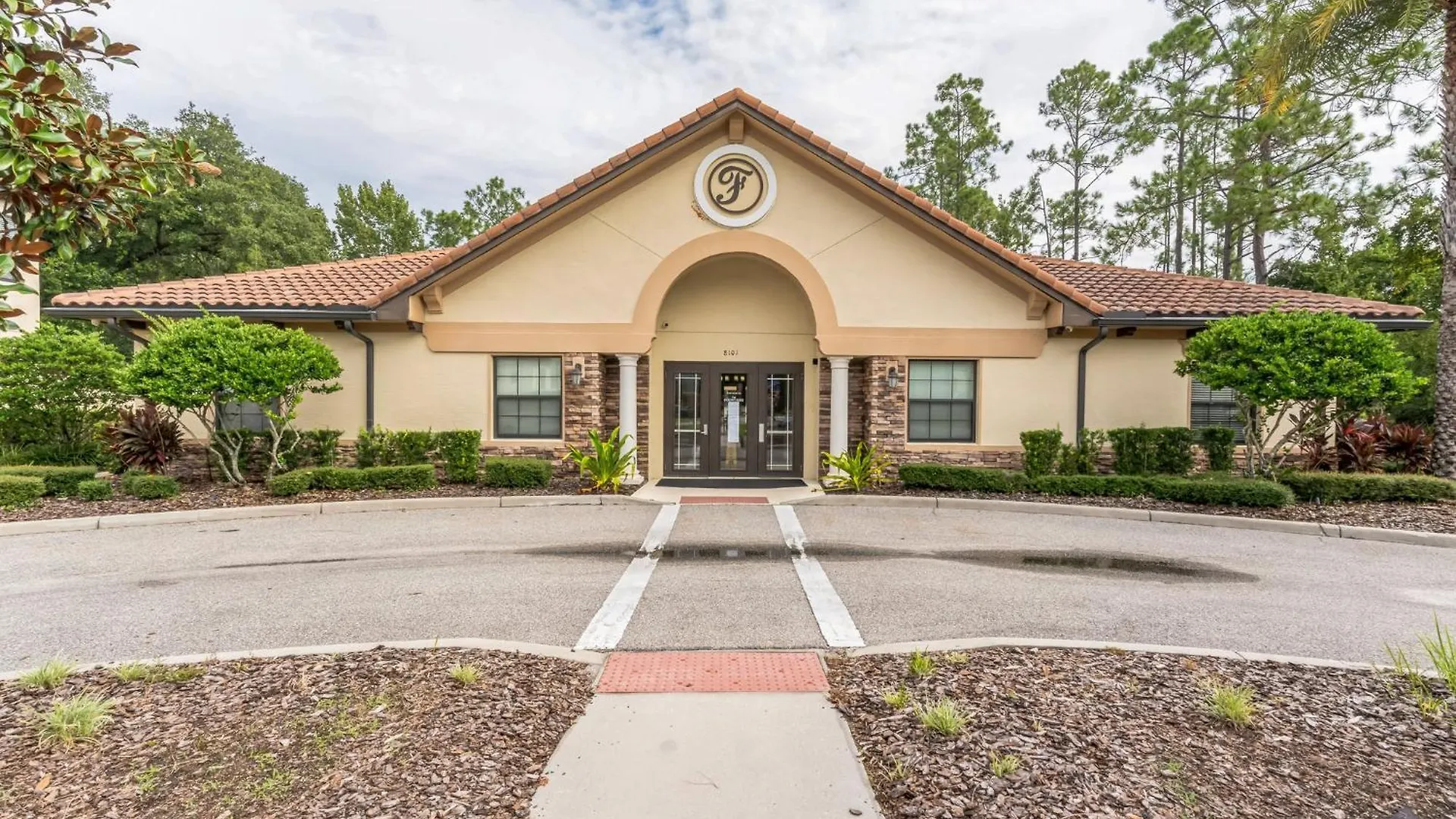 Family Friendly With Pool,spa & Gym Near