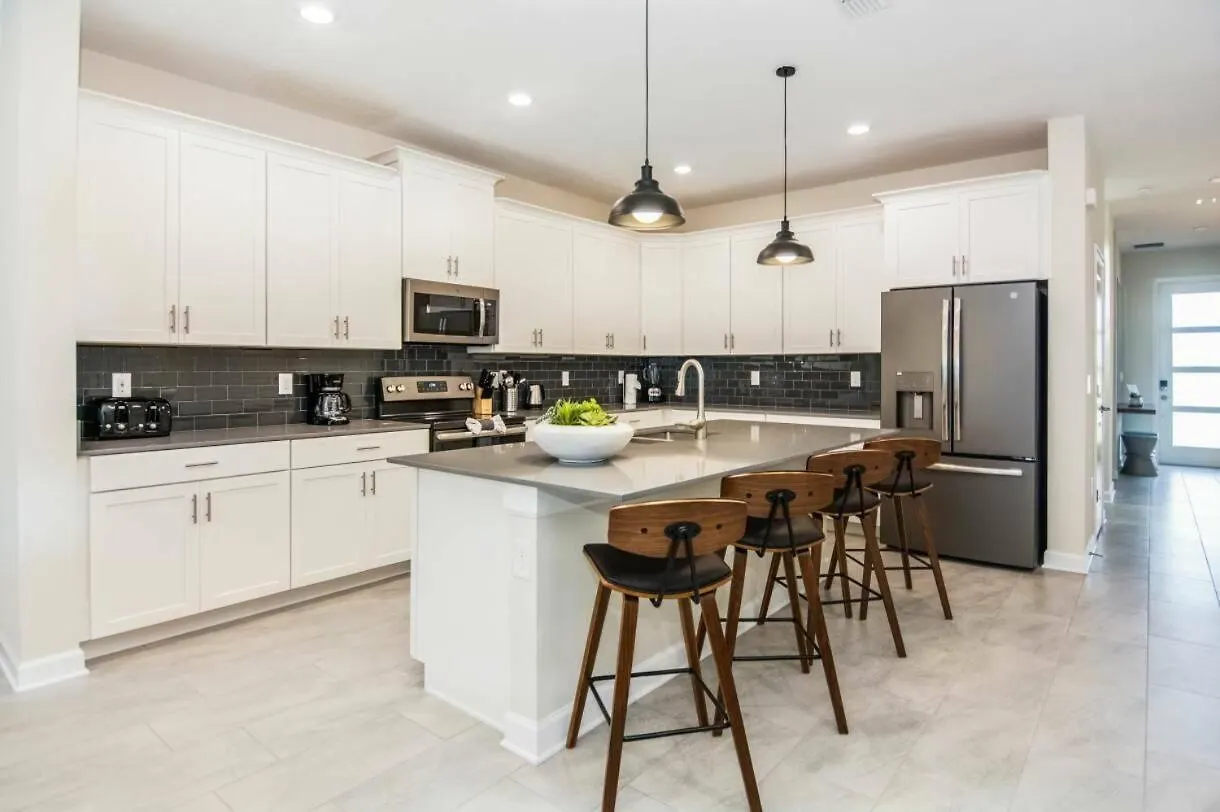 Dom wakacyjny Storey 6 Bedroom Vacation 2807