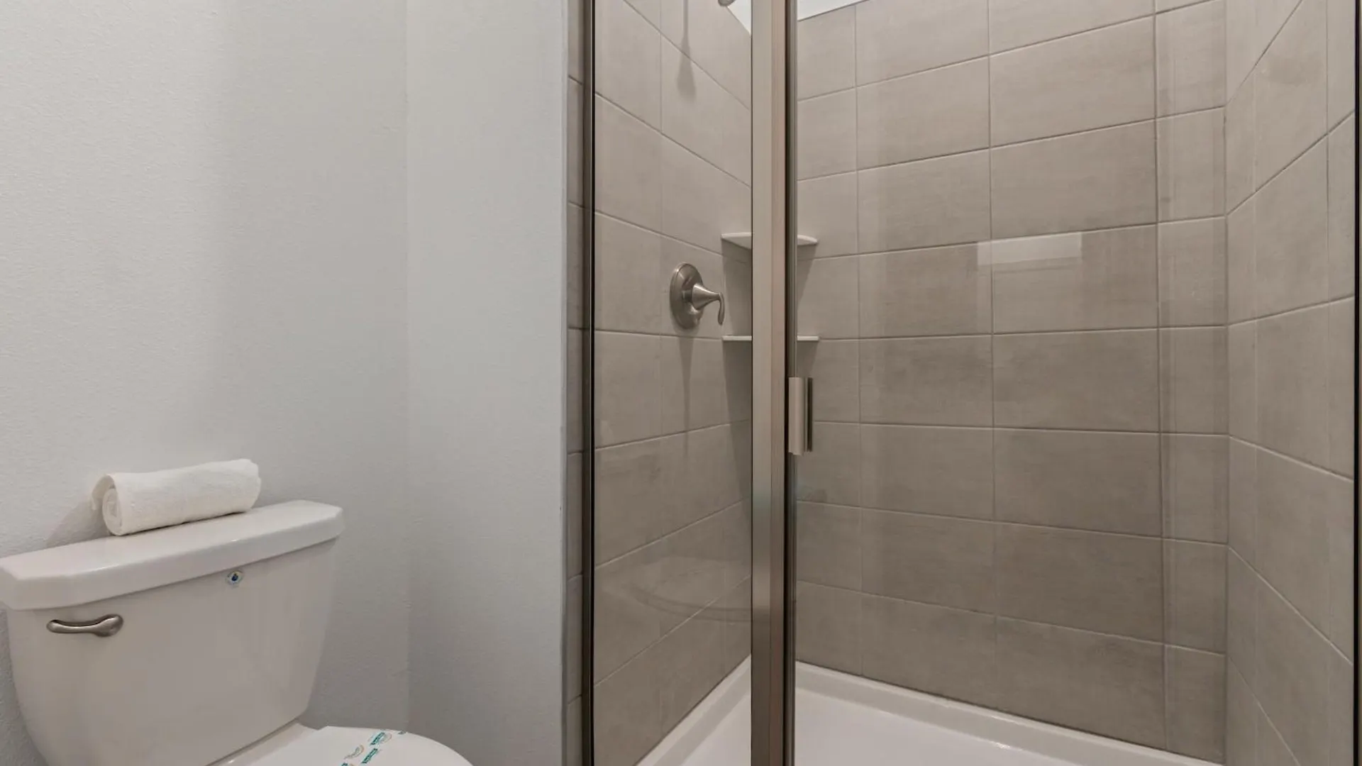 New At Storey Lake5 Bedrooms And 4 Bathrooms