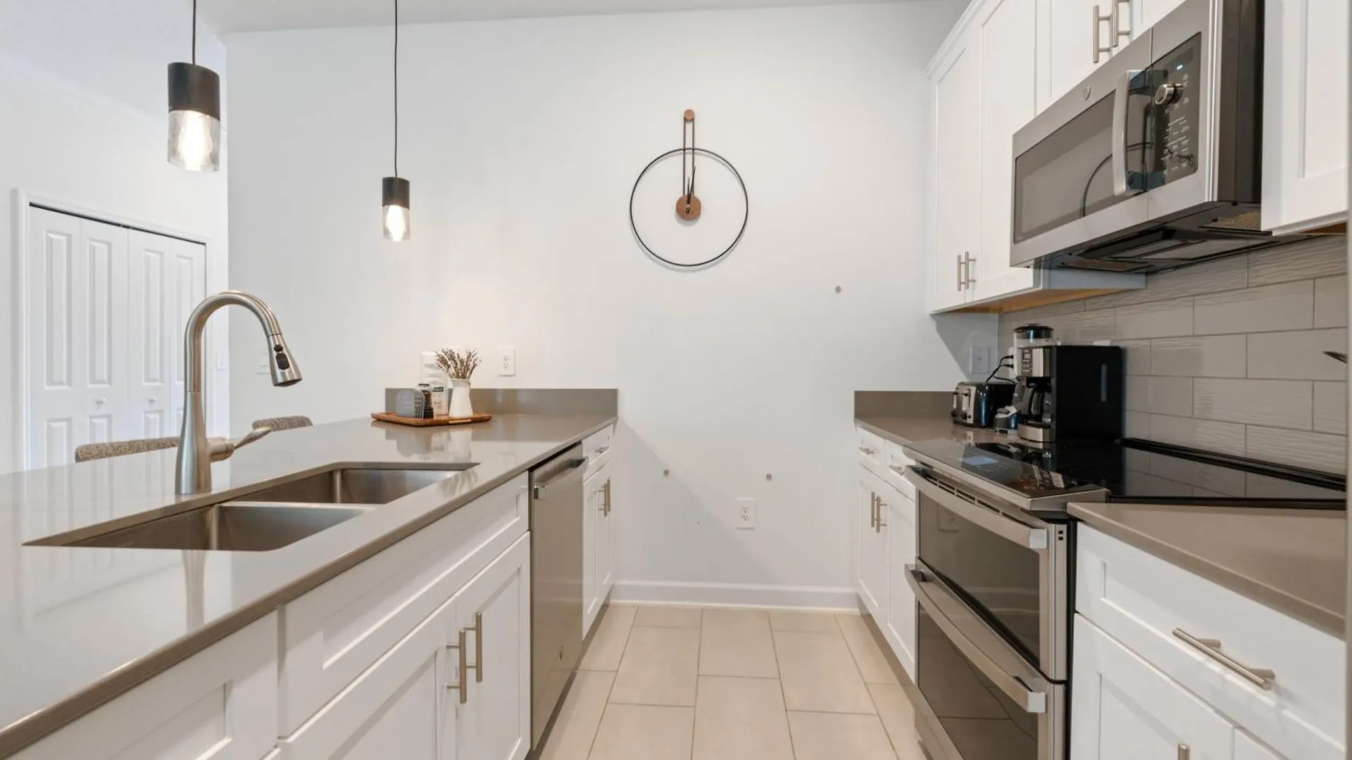 New At Storey Lake5 Bedrooms And 4 Bathrooms * Kissimmee