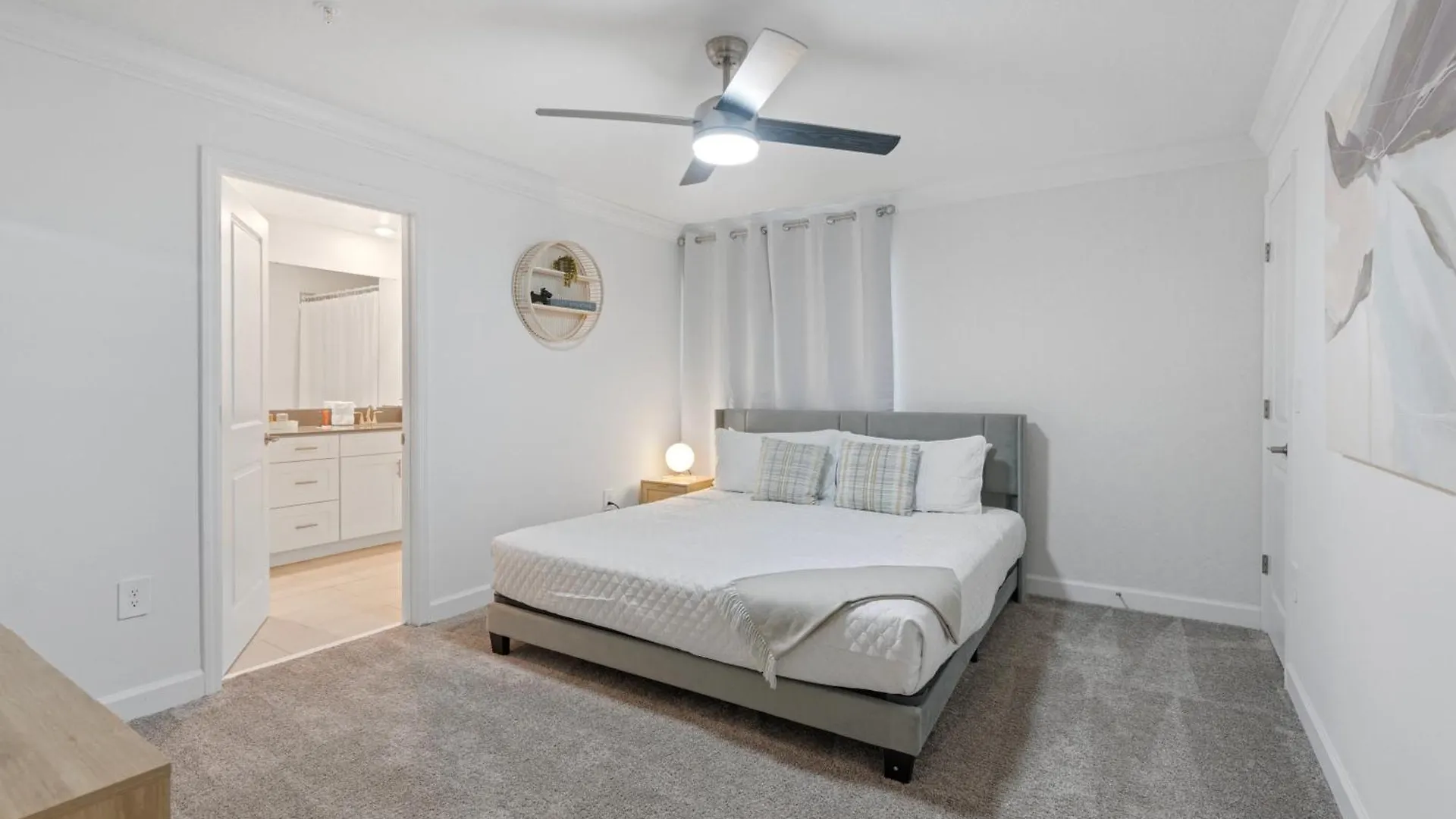 New At Storey Lake5 Bedrooms And 4 Bathrooms *