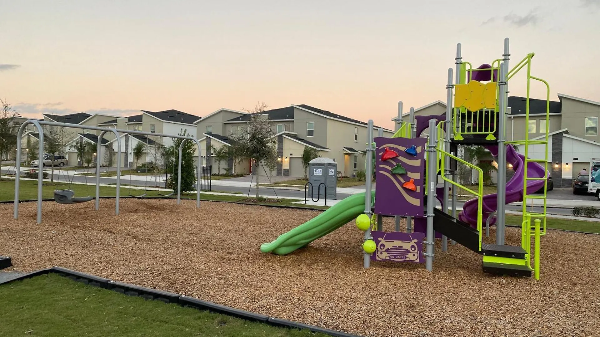 Adventure Park Escape, Walkable To Waterpark 度假居