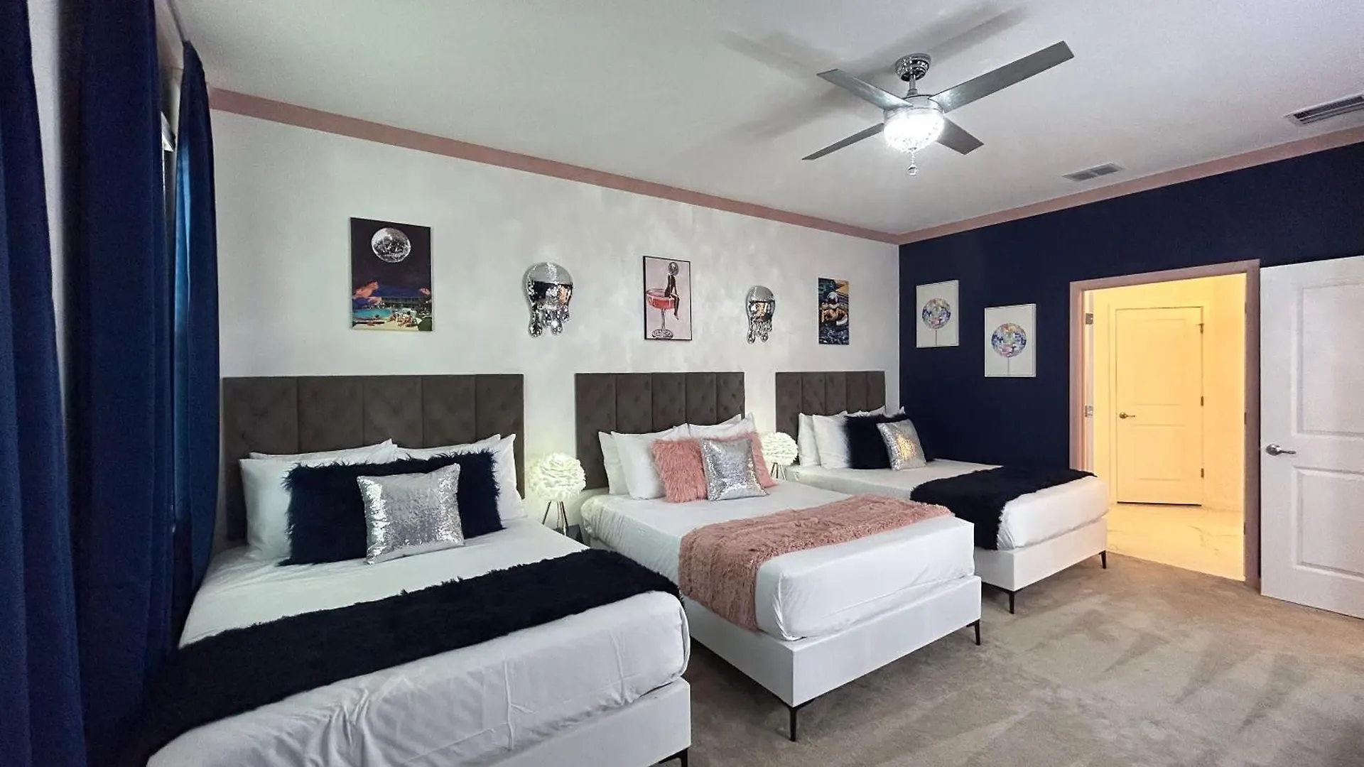 Luxury - The Extras - Sleeps 39
