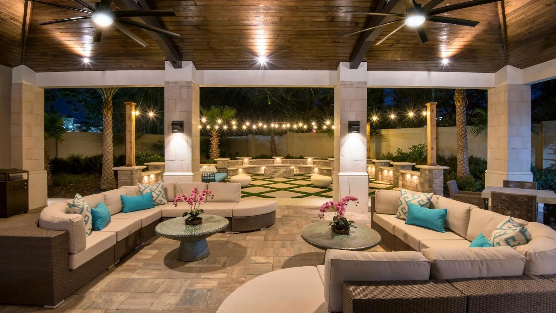 Luxury - The Extras - Sleeps 39 Ferienhaus