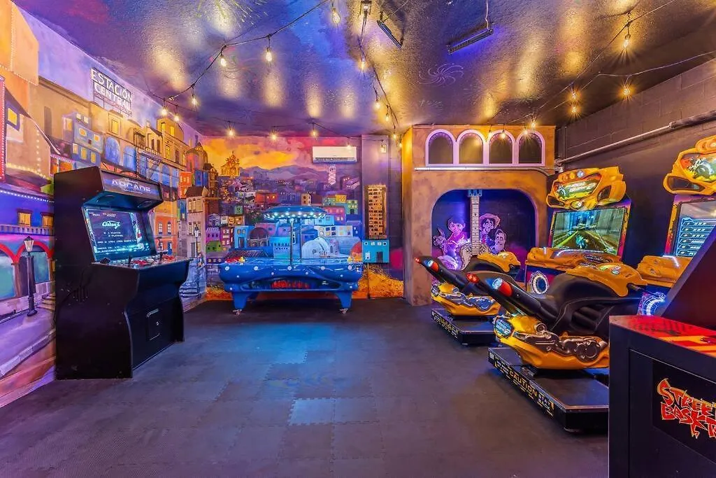 Lakefront 9br Pool Near World * קיסימי