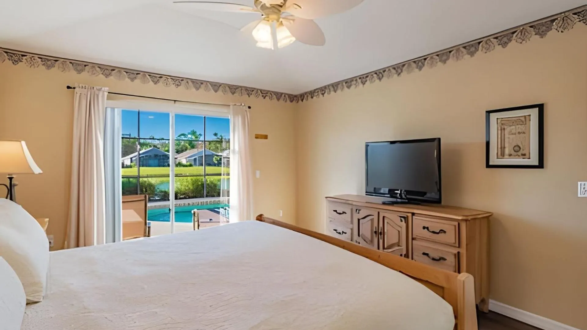 4u - Lb938 - 4q/2b Your Getaway Near