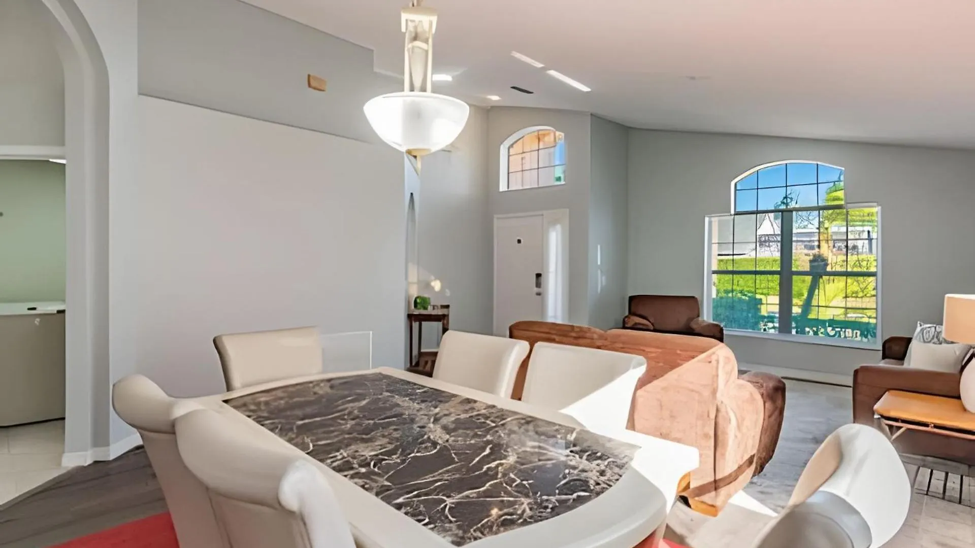 4u - Lb938 - 4q/2b Your Getaway Near