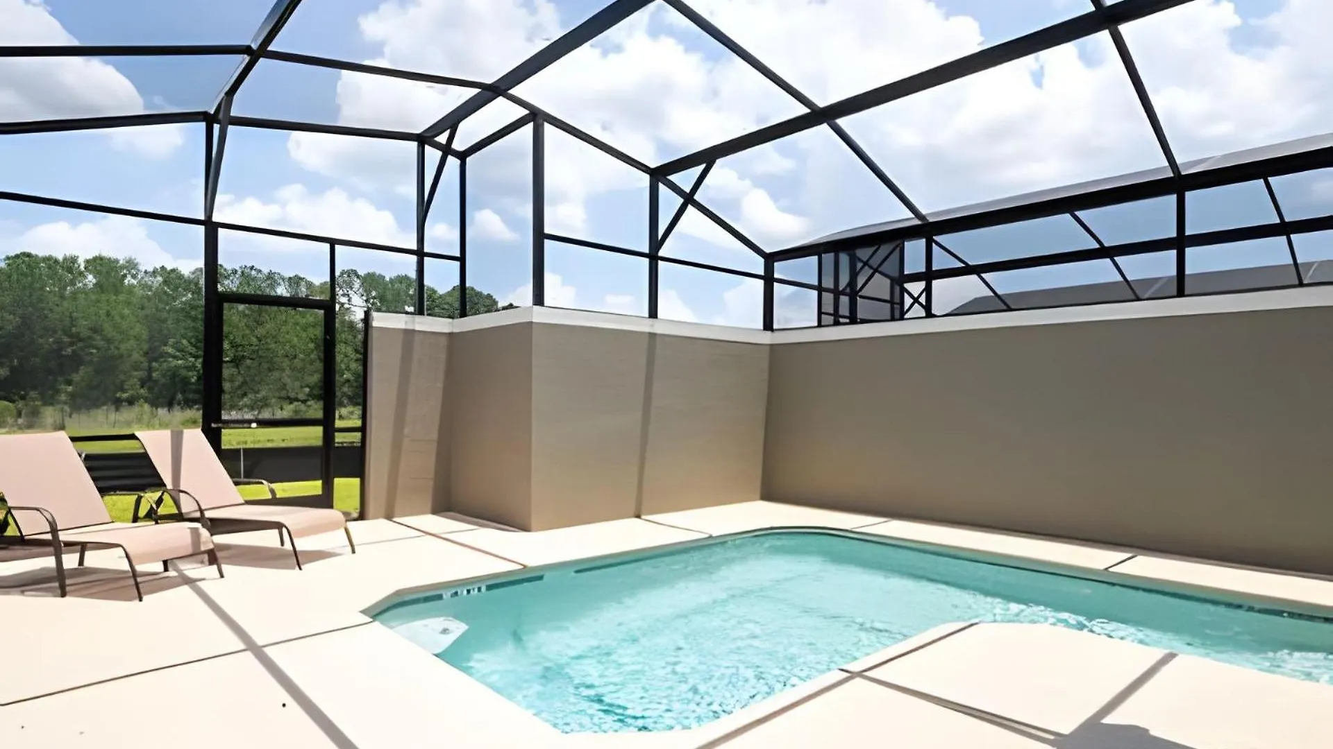 Smile - 4bd/3ba Storey Luxury Themed