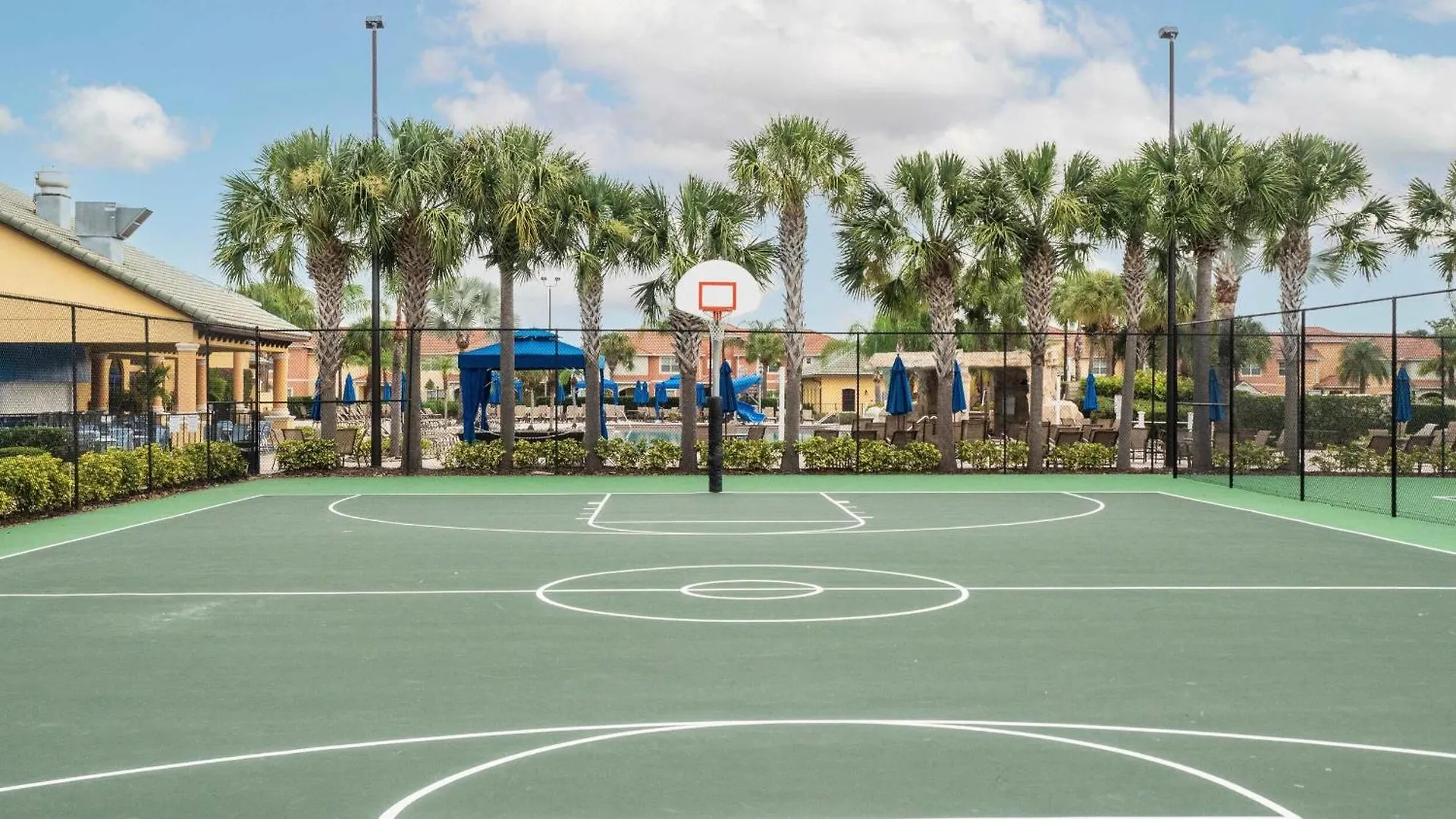 Upstay Family W Private Pool & Access בית נופש