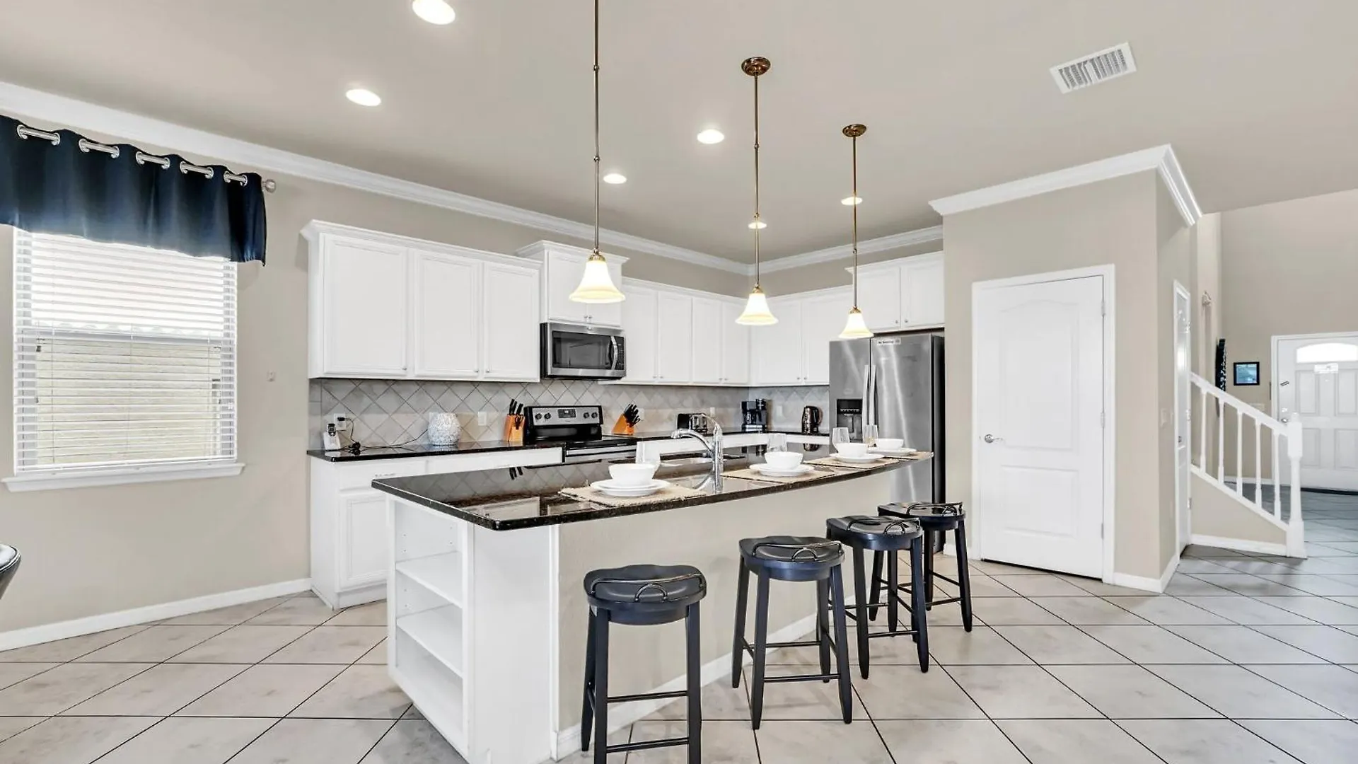 Storey ,game Room,pool And Near *