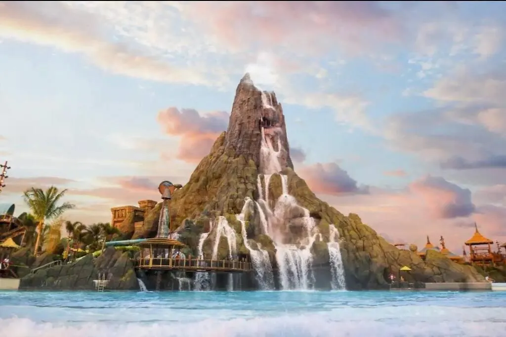 Paradise Island Near *