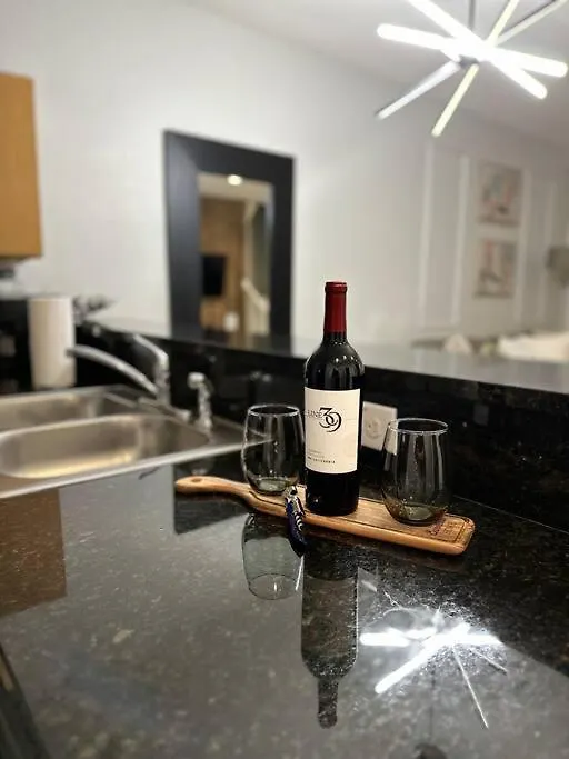 아파트 2br Townhouse Near 키시미