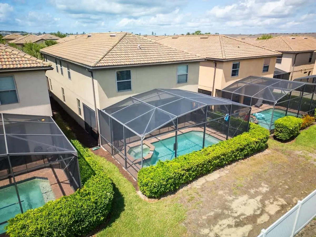 Newly Completed Avatar 6 Bedroom Getaway Holiday home Kissimmee