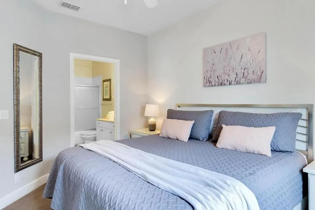Luxurious 4bd/3ba Near W/ Clubhouse