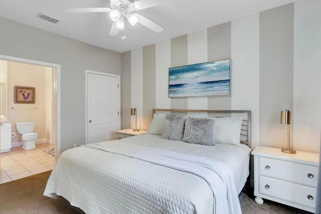 Luxurious 4bd/3ba Near W/ Clubhouse Kissimmee