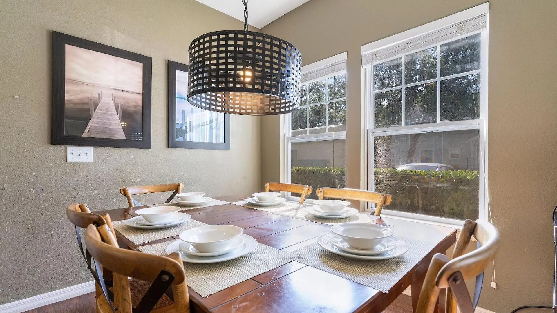 Semesterbostad Charming 4bed Near W/clubhouse & Pool *