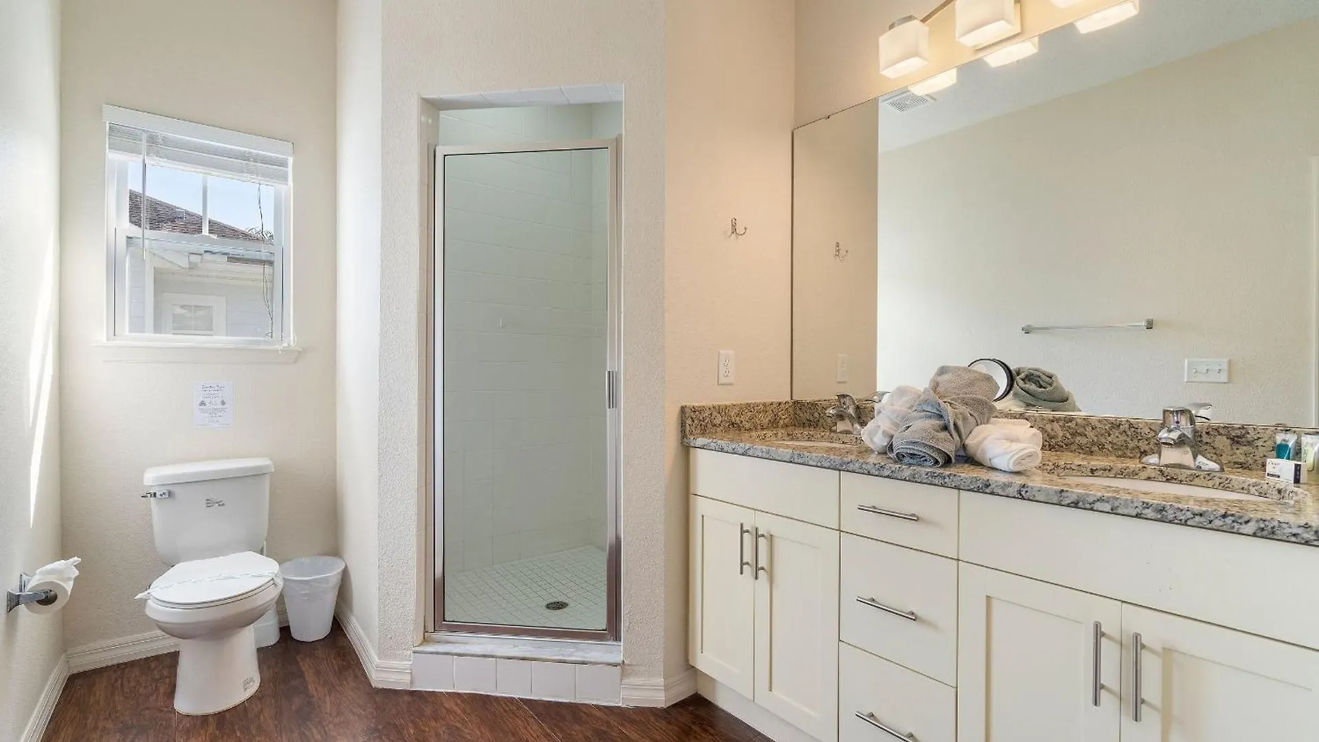 Semesterbostad Charming 4bed Near W/clubhouse & Pool