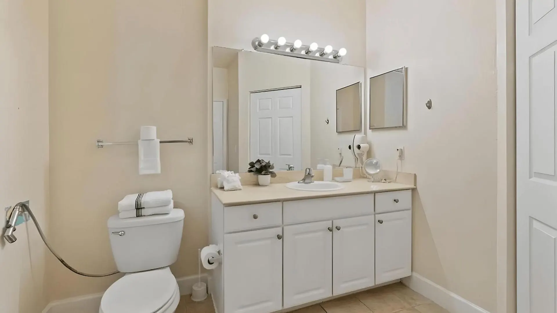 Charming 4-bedroom Near W/ Clubhouse * Kissimmee