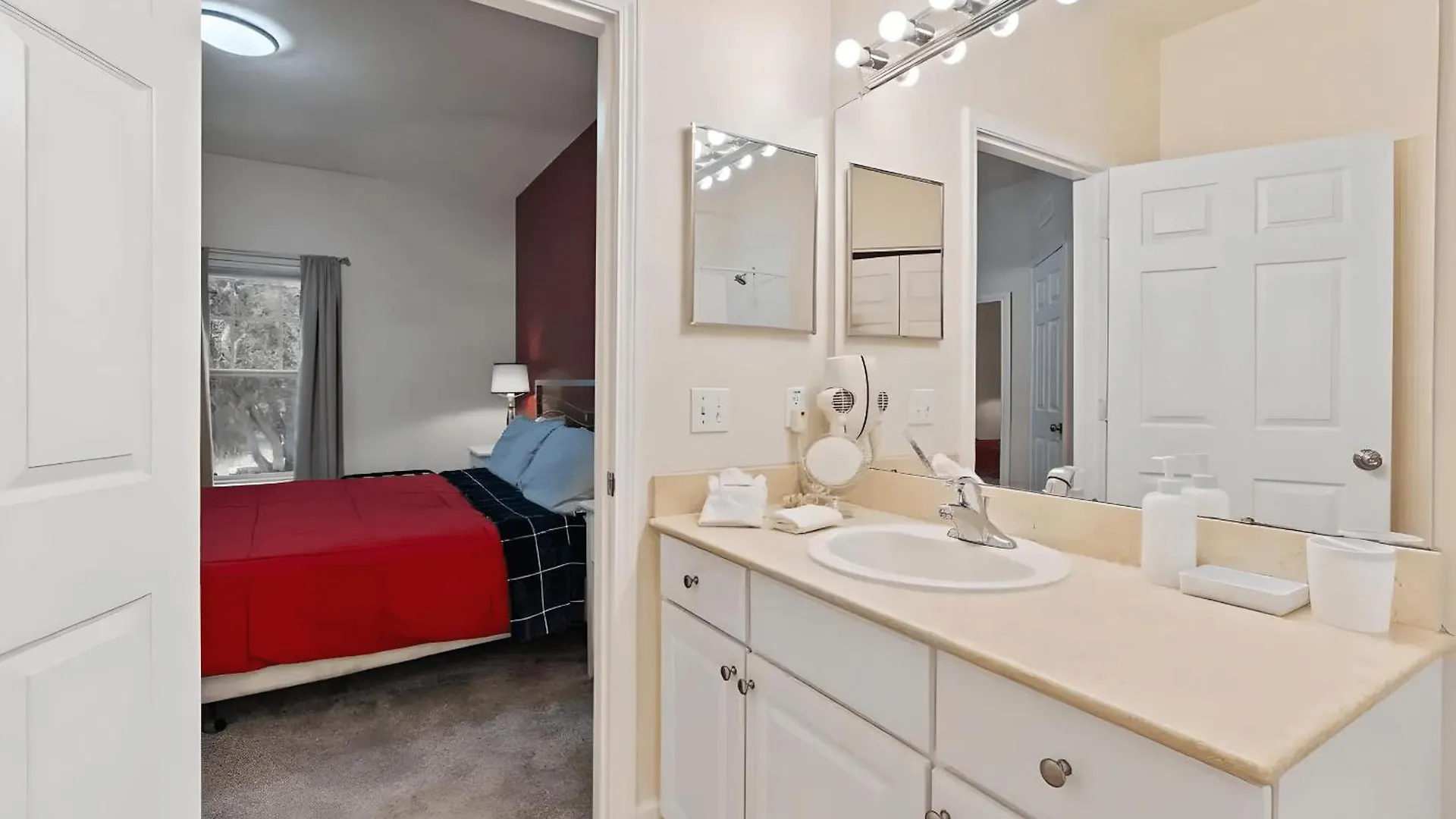 Casa vacanze Charming 4-bedroom Near W/ Clubhouse *
