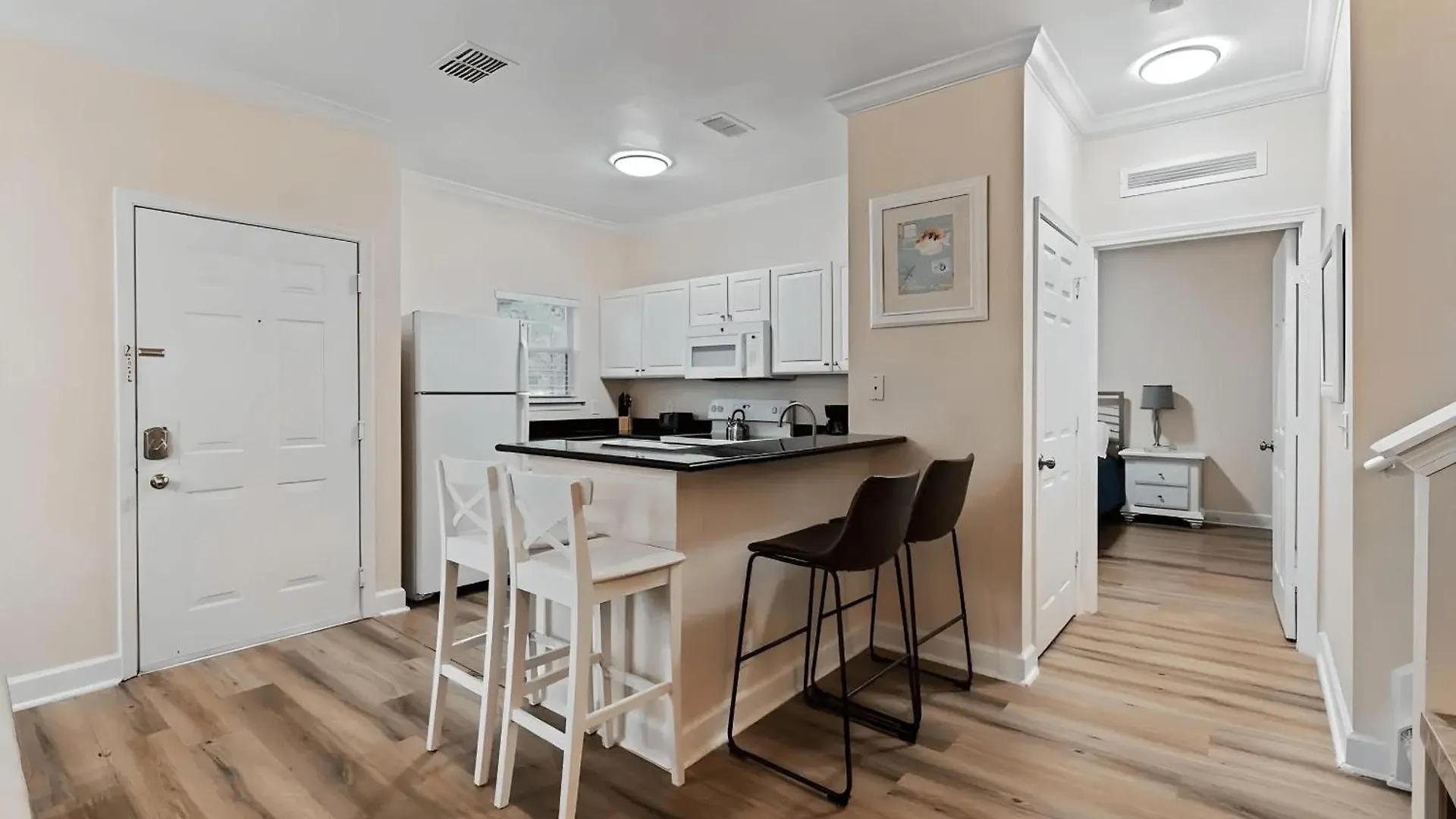 Charming 4-bedroom Near W/ Clubhouse Kissimmee
