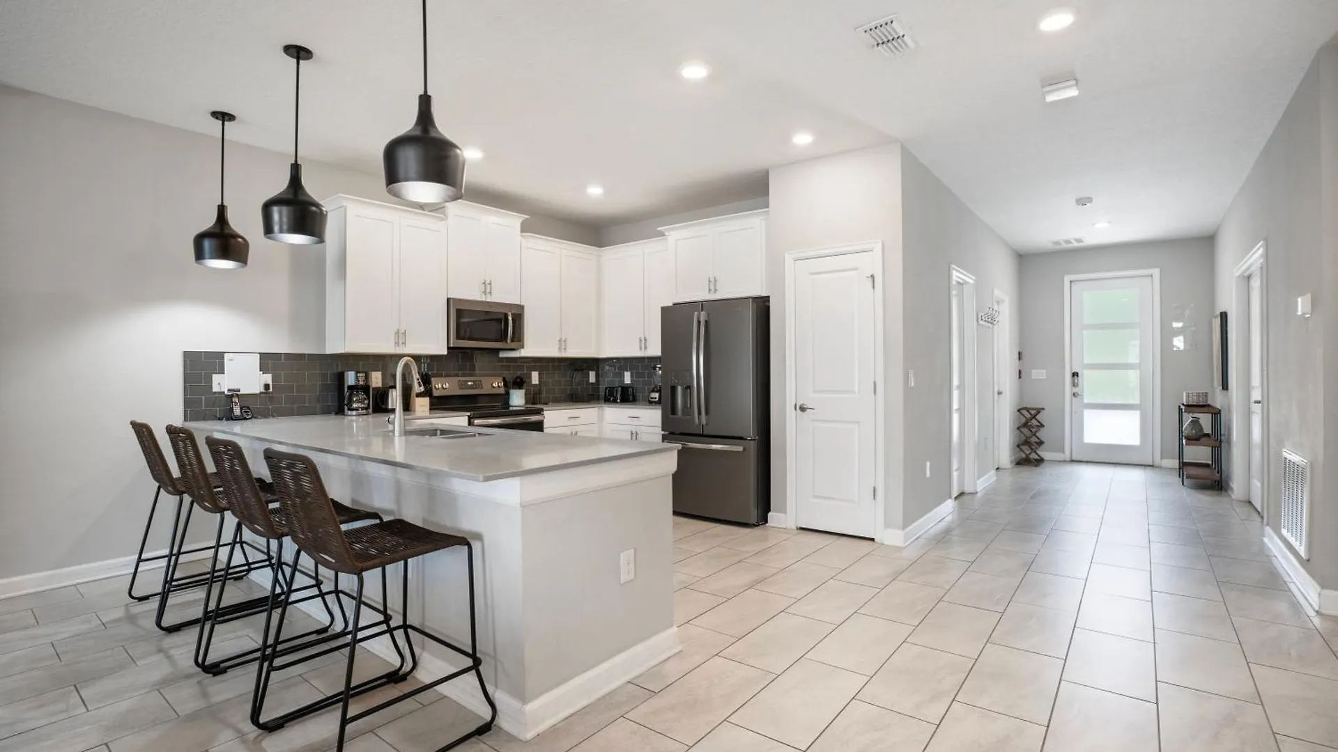 Nyaraló New 8 Bedrooms And 5 Bathrooms At Storey