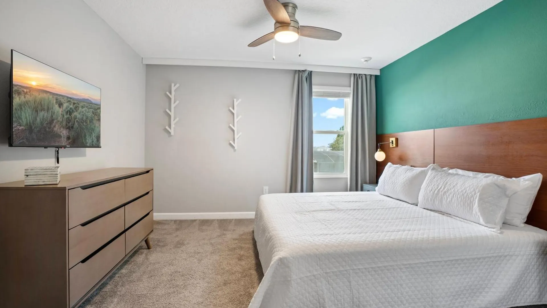 Nyaraló New 8 Bedrooms And 5 Bathrooms At Storey