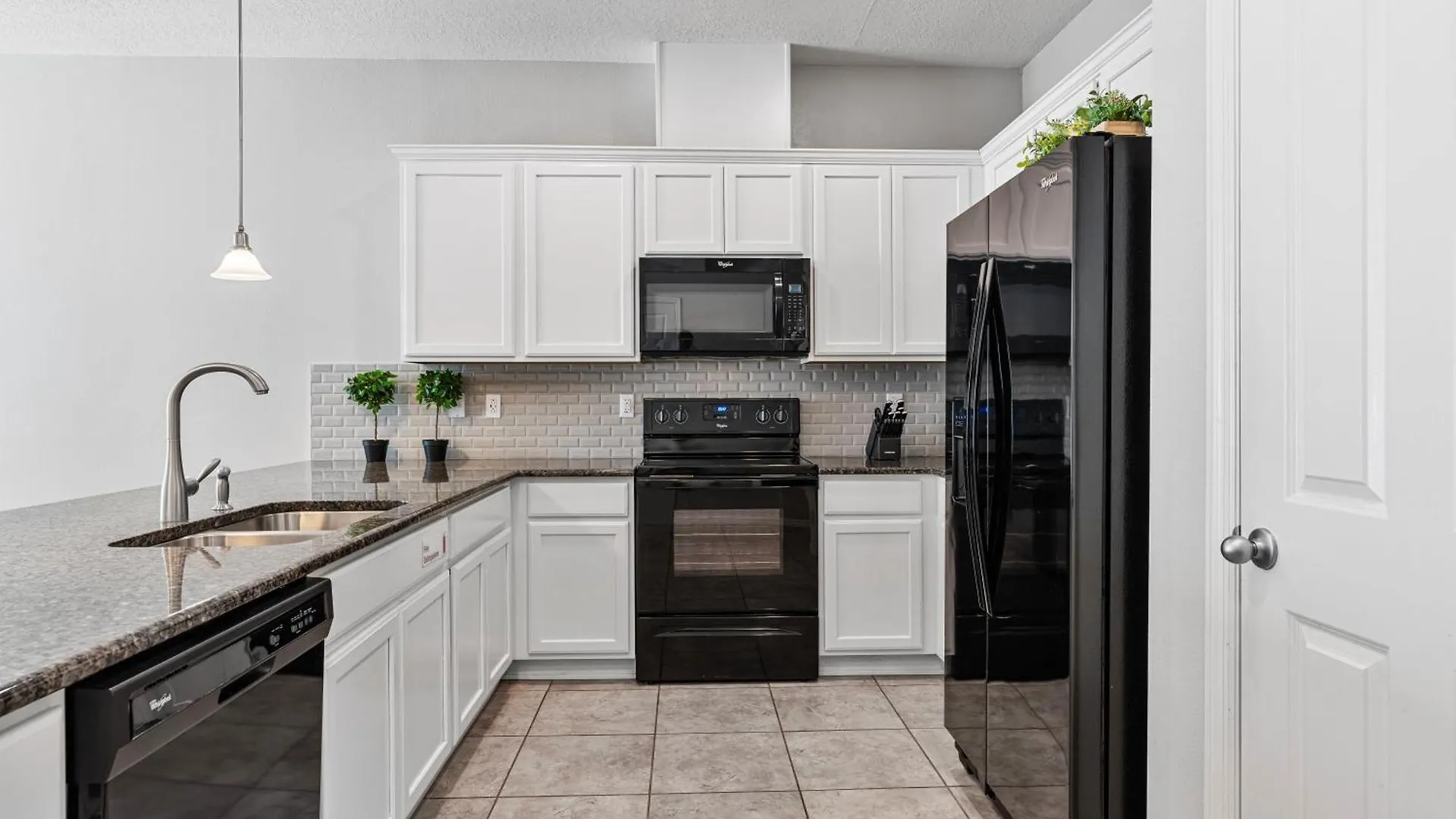 Holiday home Cozy 4 Bedrooms35 Bath- 8 Miles From