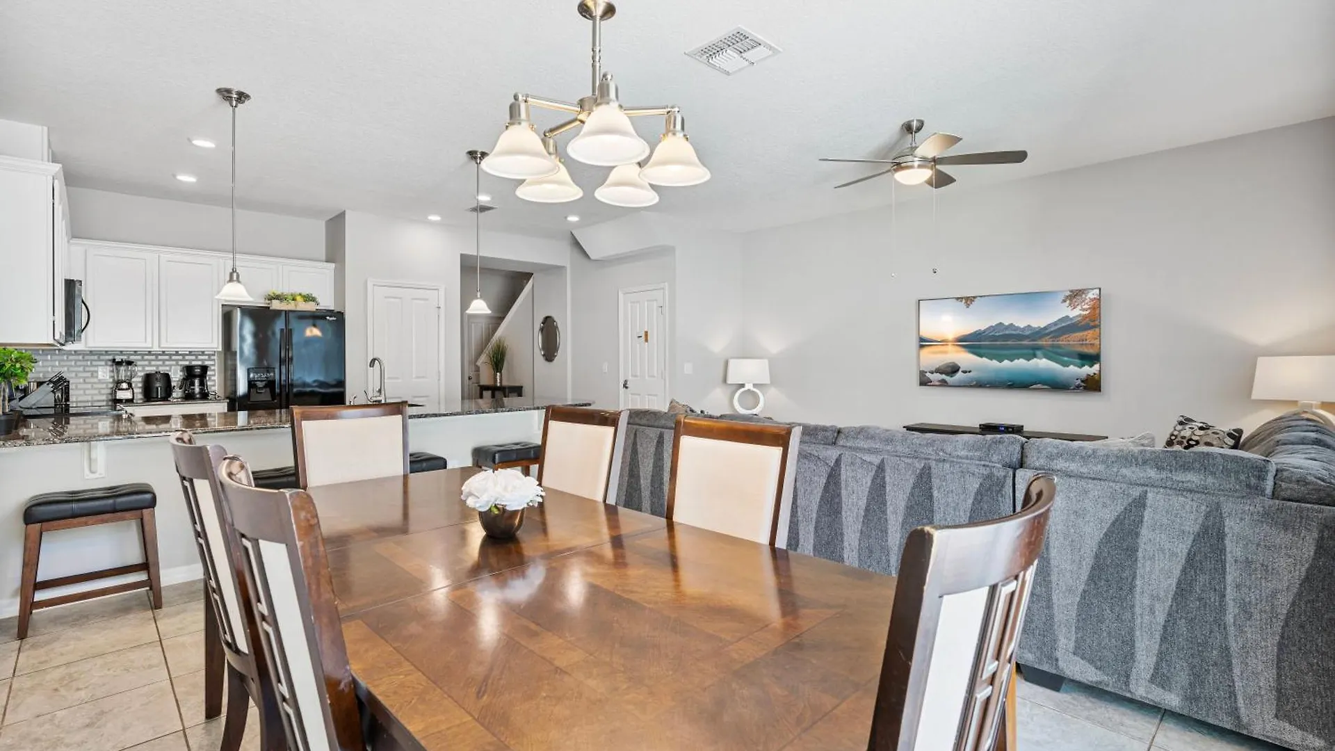 Holiday home Cozy 4 Bedrooms35 Bath- 8 Miles From *