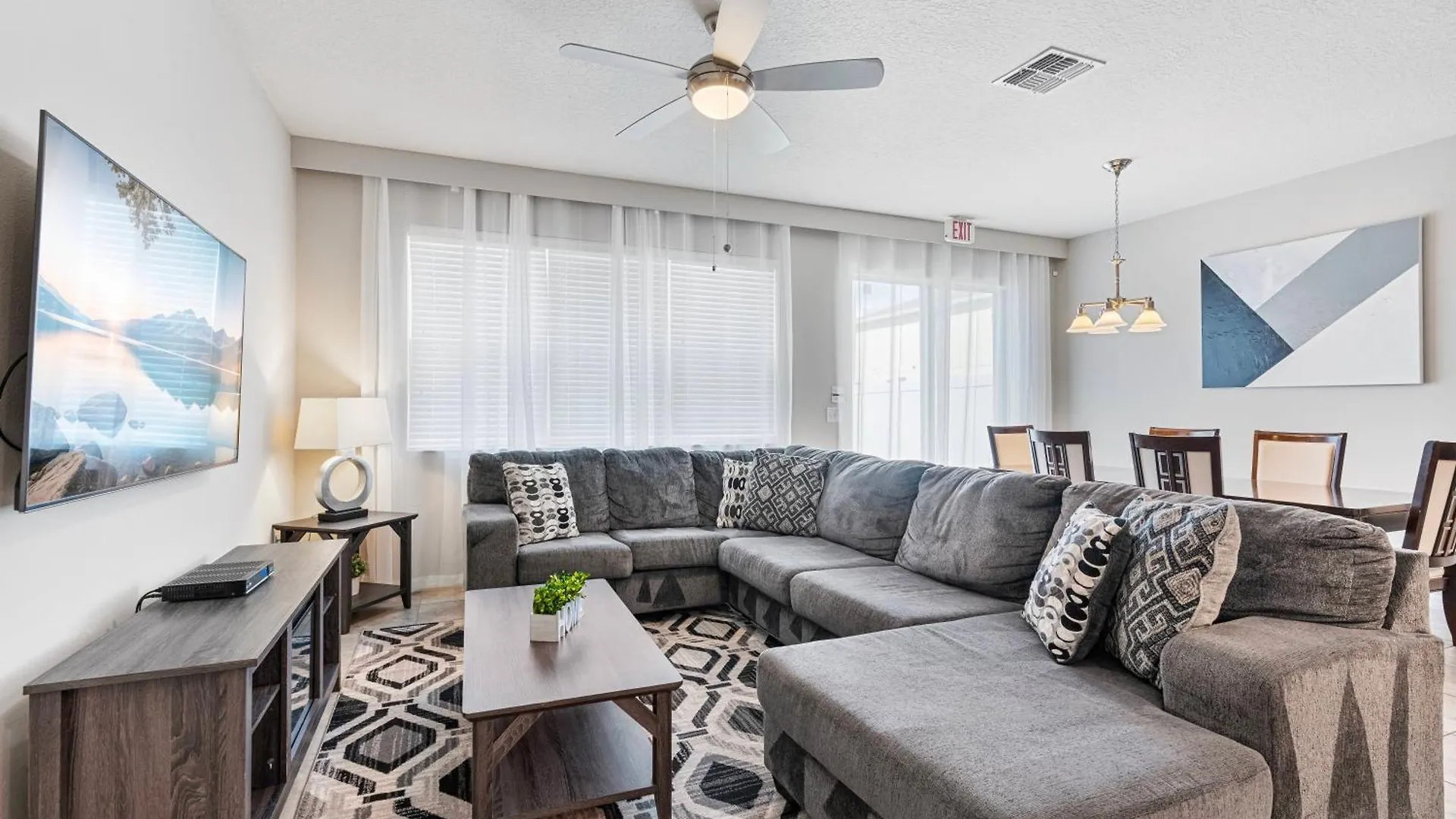 Holiday home Cozy 4 Bedrooms35 Bath- 8 Miles From *