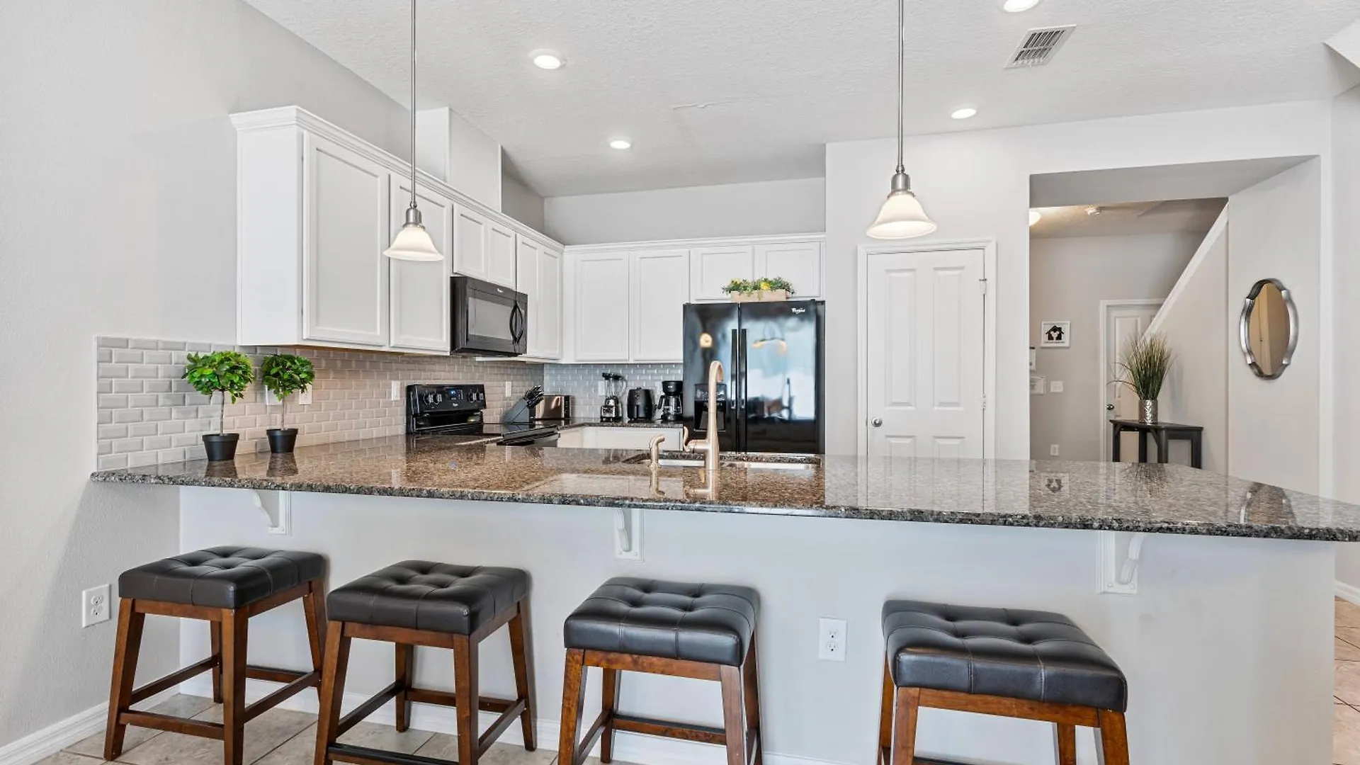 Cozy 4 Bedrooms35 Bath- 8 Miles From *
