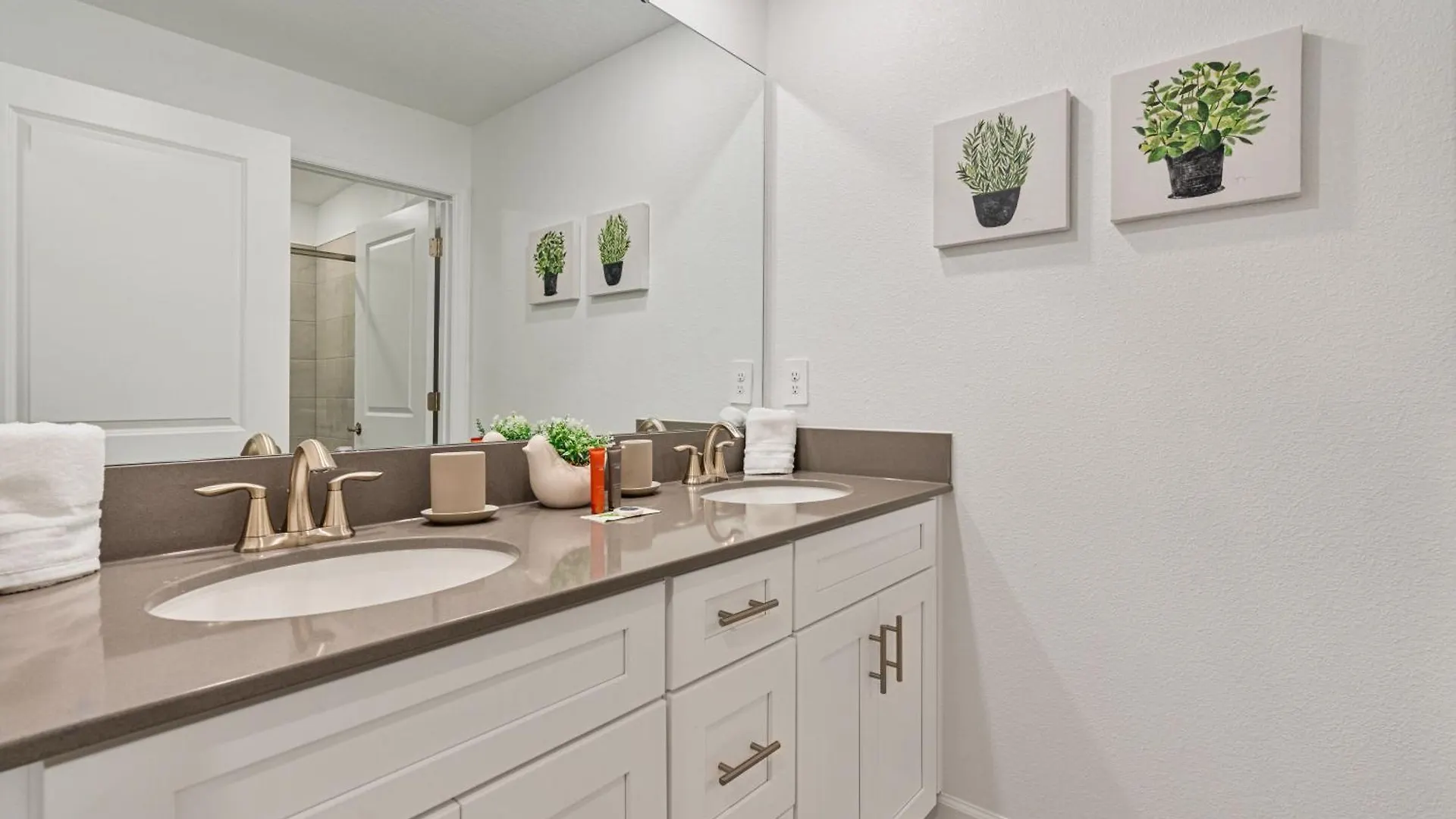 New 4 Bedrooms 3 Bathrooms At Storey * Kissimmee