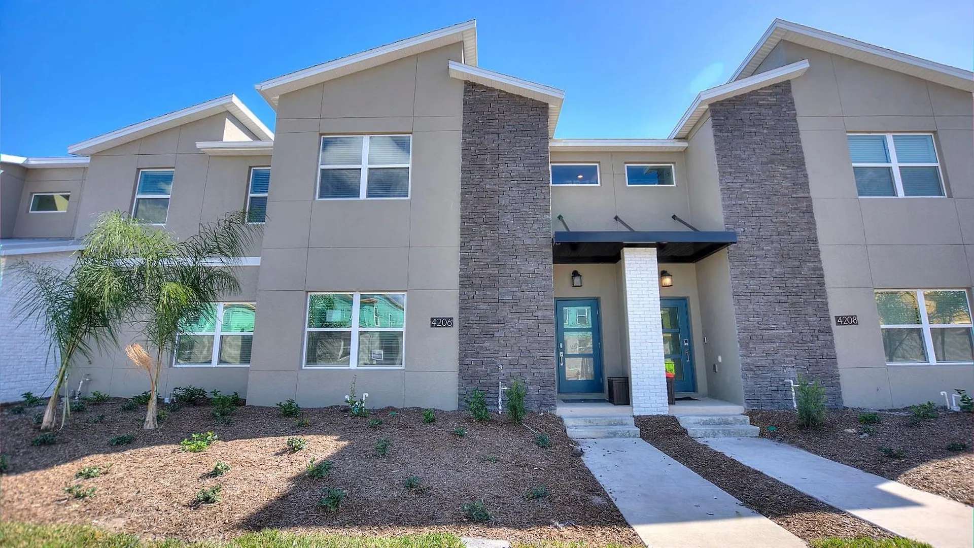 Villa Blue At Storey By Shine 400