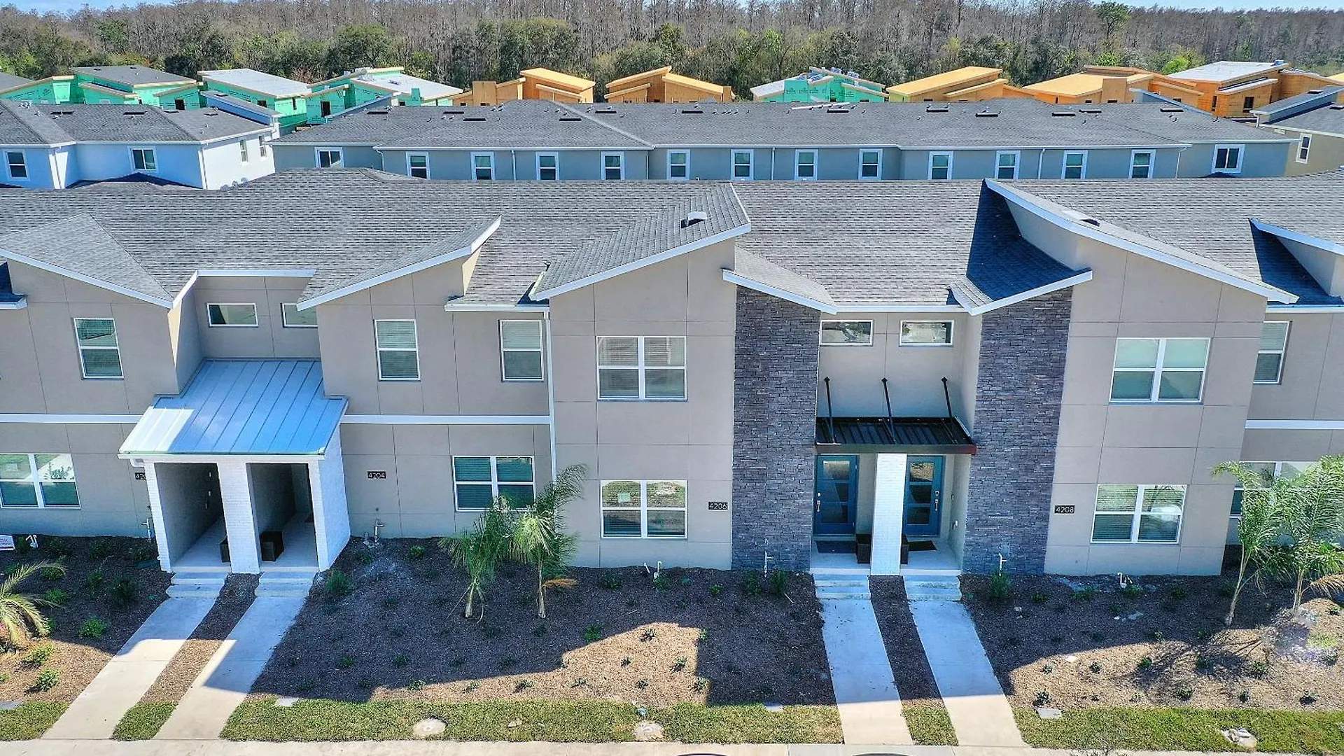 Villa Blue At Storey By Shine 400