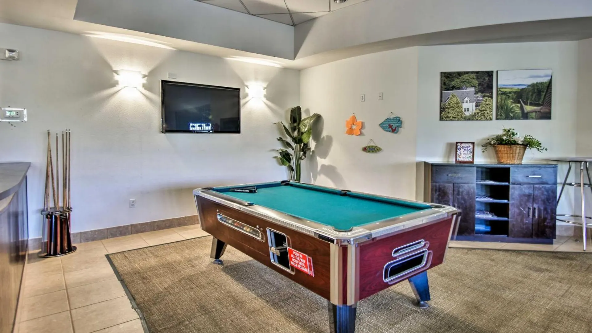 Dom wakacyjny 4 Mi To World Townhome With Hot Tub And Lanai!
