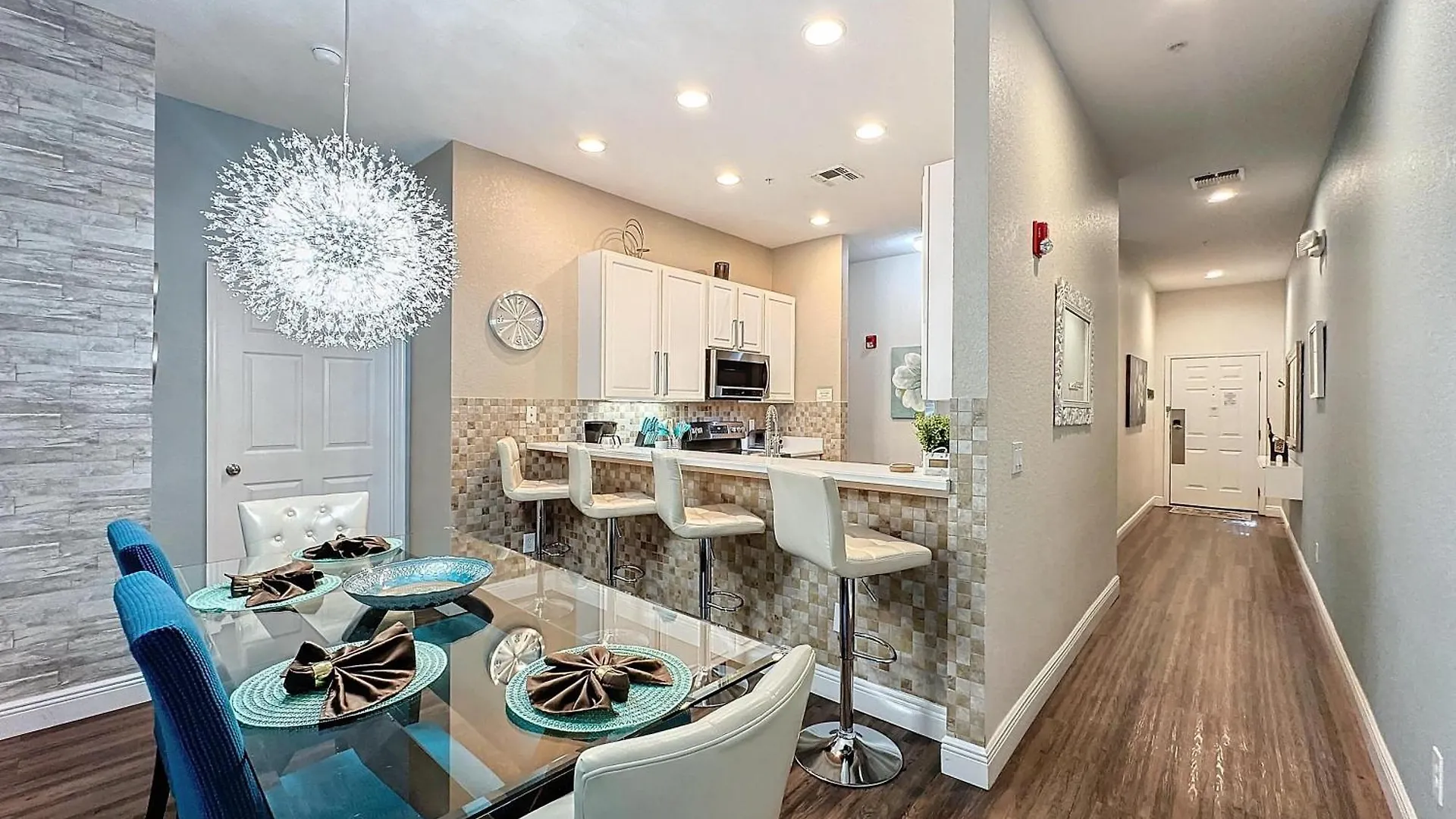 Three Bed 2 Bath Bahama Bay 度假居 *