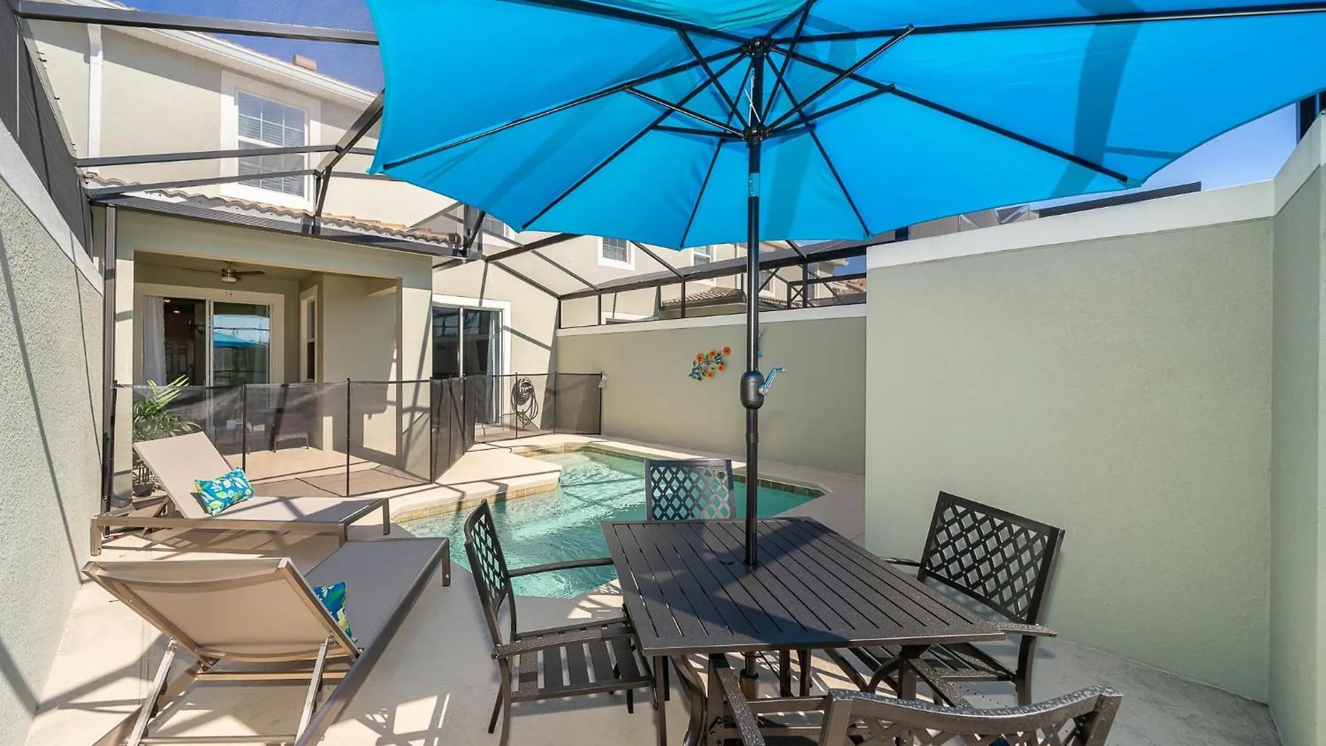 4834sl Townhouse 4 Bedrooms & 3 Bathrooms + Pool Holiday home *