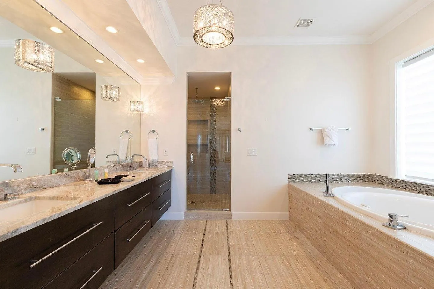 Sun-filled 7 Bdrm Haven With Sports Themed Game At Reunion بيت للعطل كيسيمي